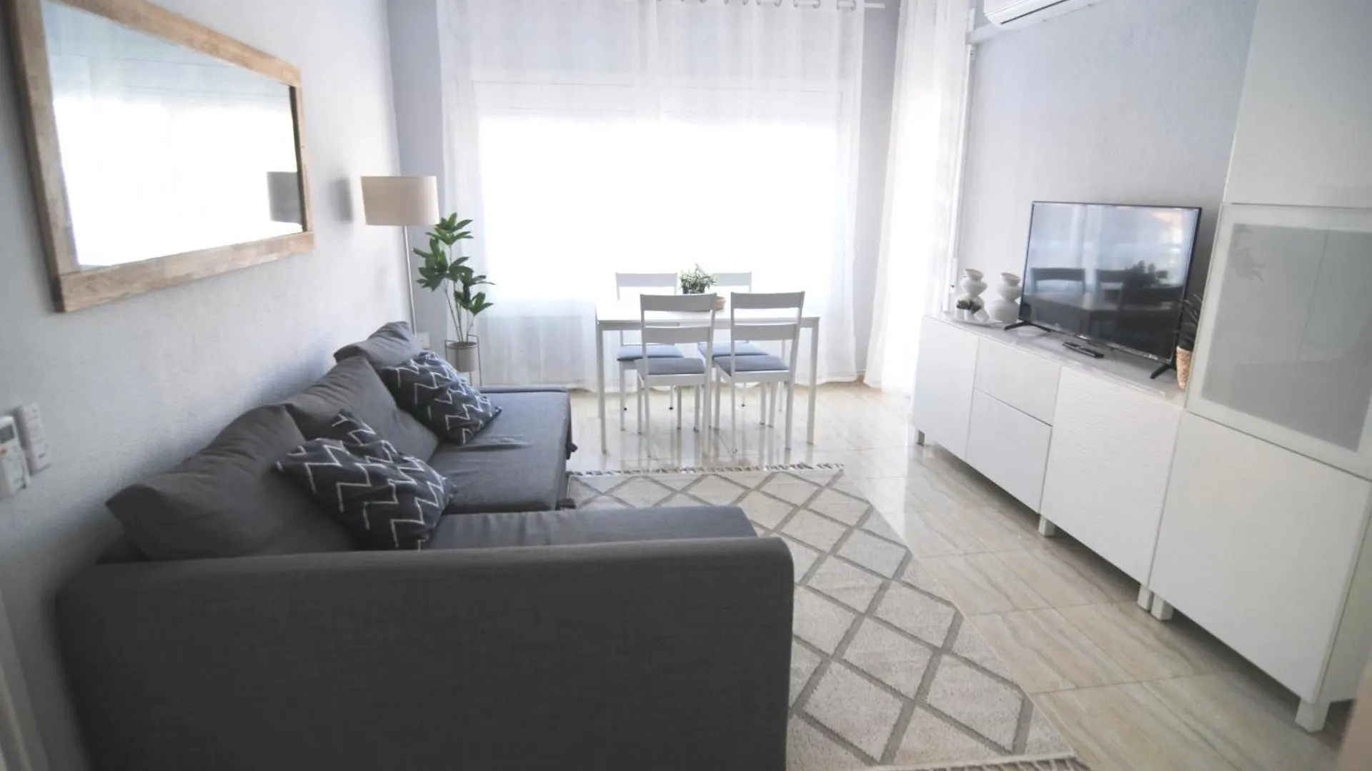 Homeholidaysrentals Blue - Costa Barcelona Pineda de Mar Apartment